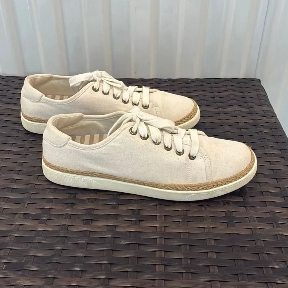 Vionic Hattie canvas sneakers women’s size 8.5